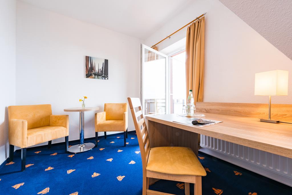 Hotel Boddenhus Garni Zingst Exterior foto