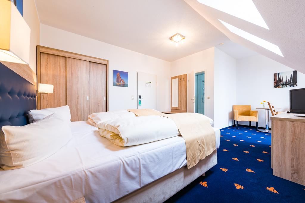 Hotel Boddenhus Garni Zingst Exterior foto