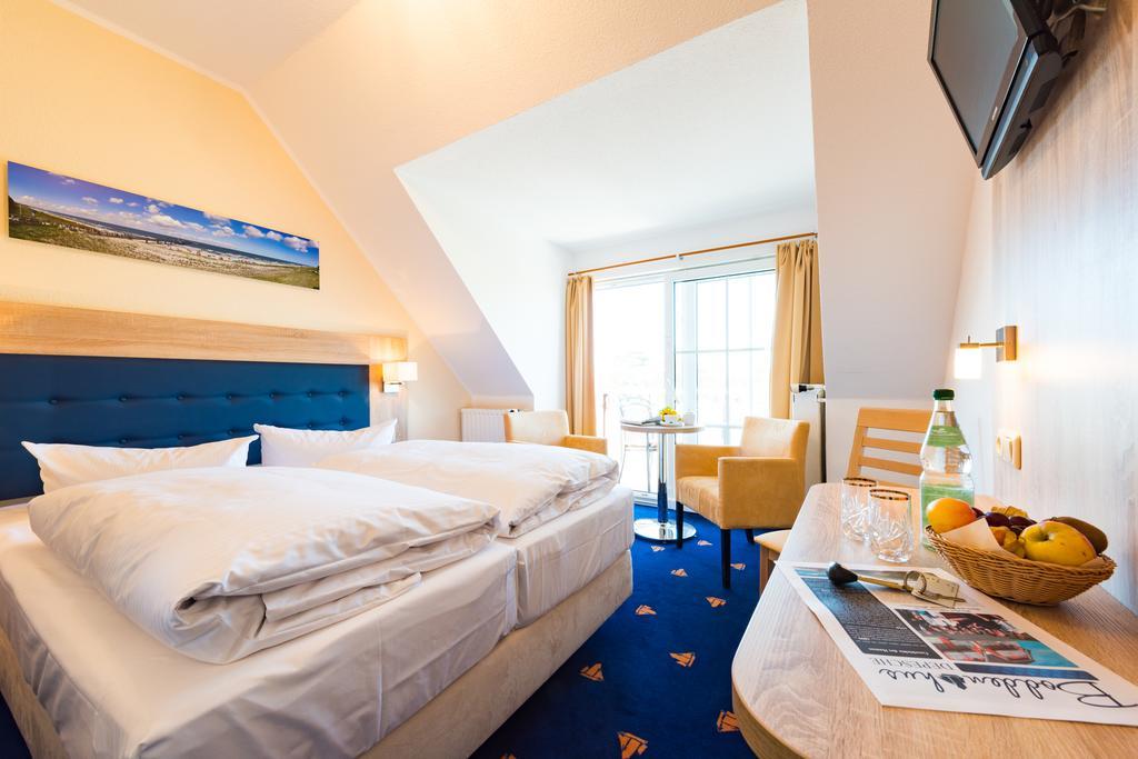 Hotel Boddenhus Garni Zingst Exterior foto
