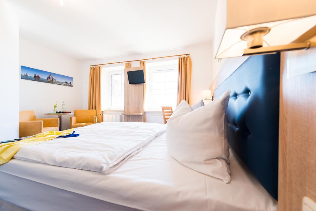 Hotel Boddenhus Garni Zingst Exterior foto